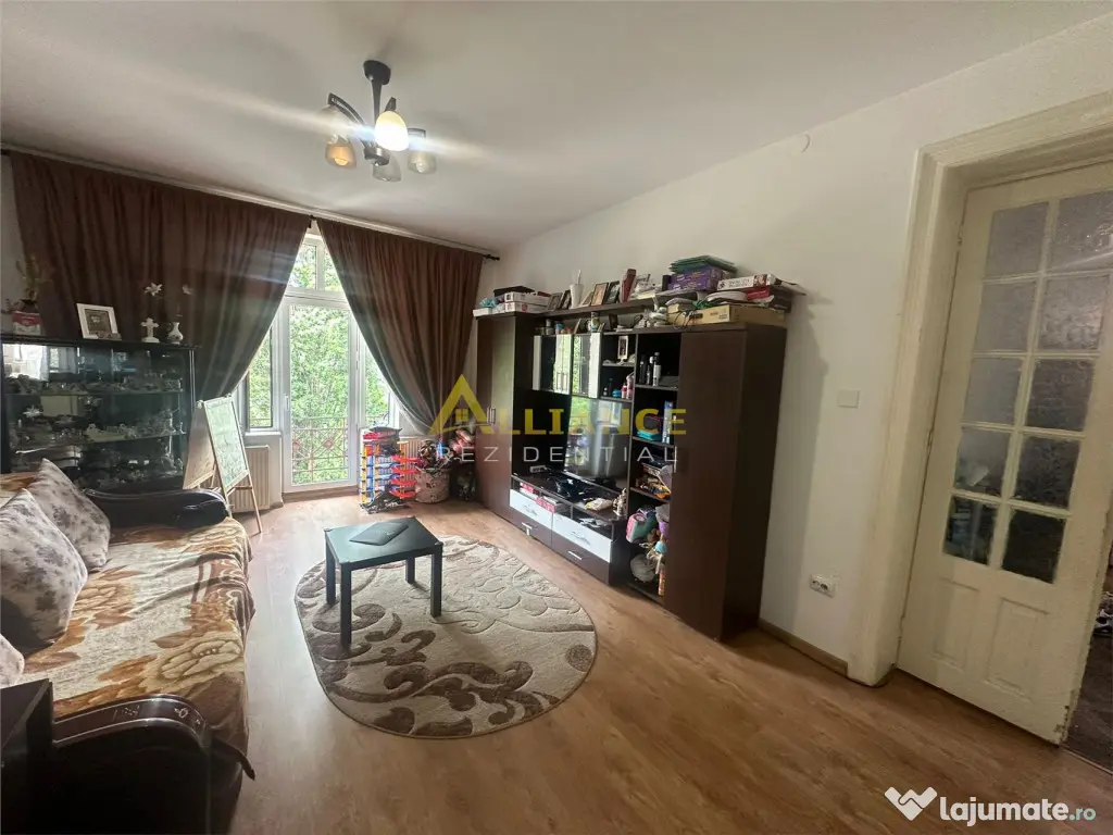 Apartament 4 camere , 92 mp { Metrou Universitate }