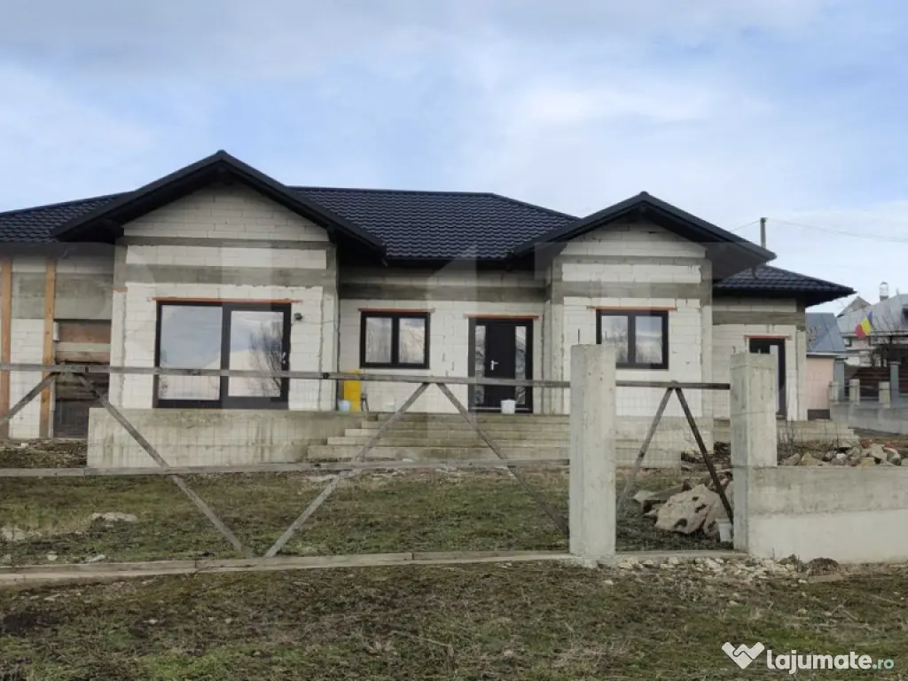 Casa individuala pe parter, Danila, 1300 mp teren, 4 camere 