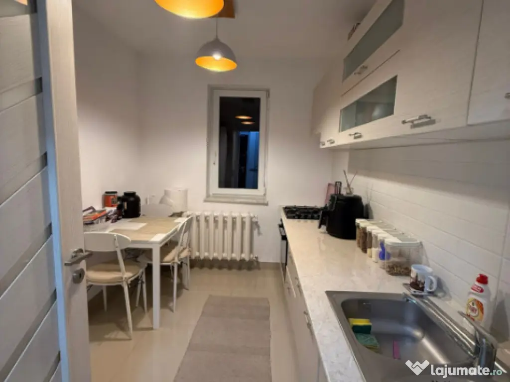Apartament 2 camere de vanzare, situat in zona Tomis I 
