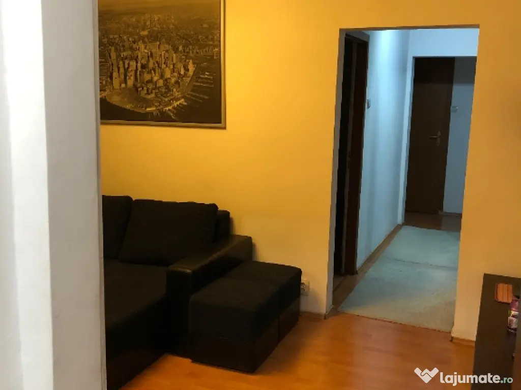 Vând sau schimb apartament cu patru camere 