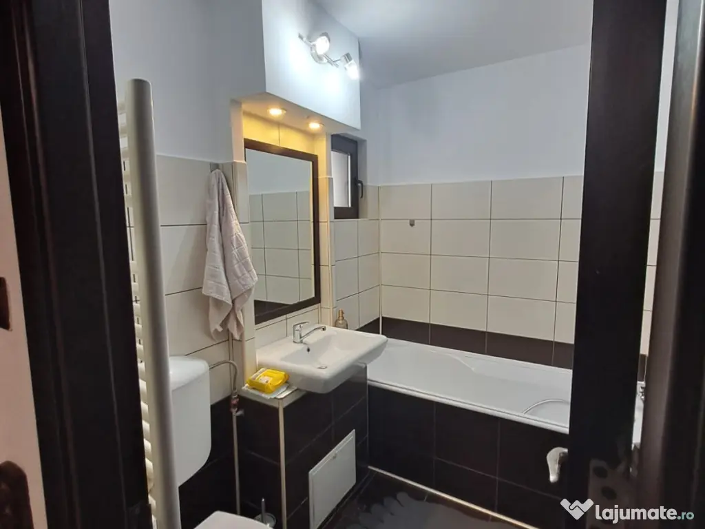 Proprietar apartament 3 camere cauta chiriasi :) 