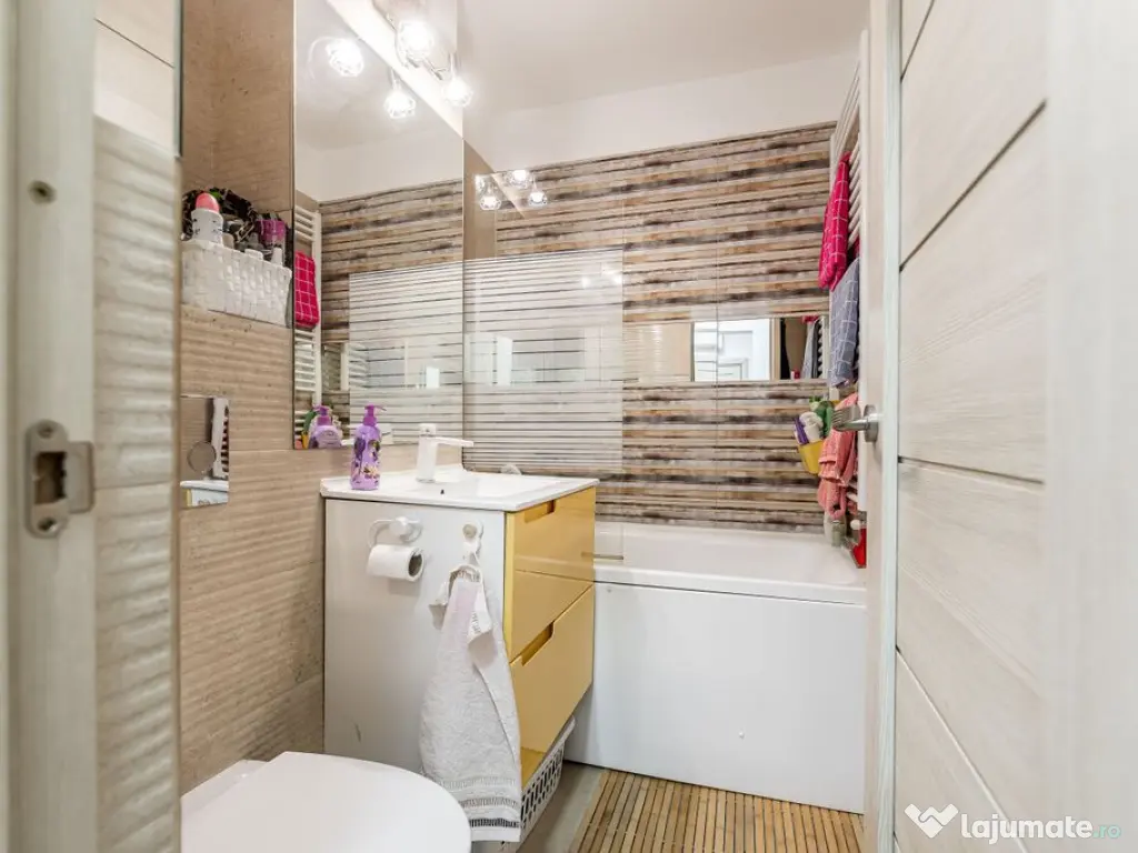 Apartament cu 3 camere decomandate la cheie, etaj 1 Comis... 