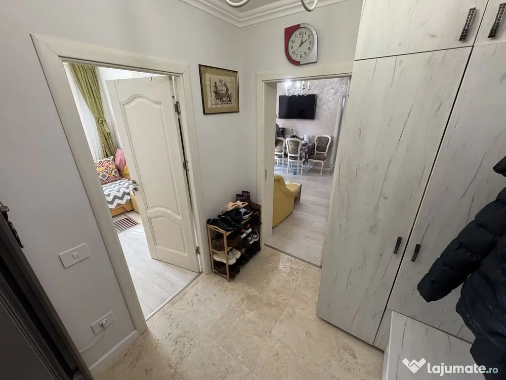 Apartament 2 camere renovat zona Tomis Mall 