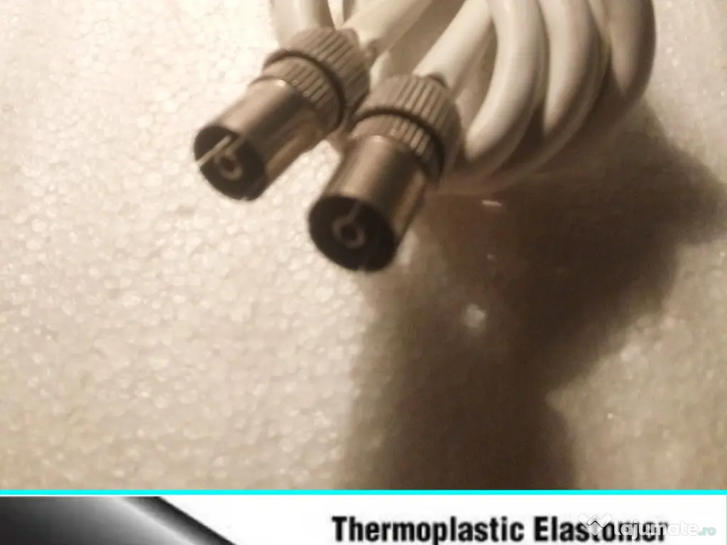 Cablu conectare aparat video la televizor 