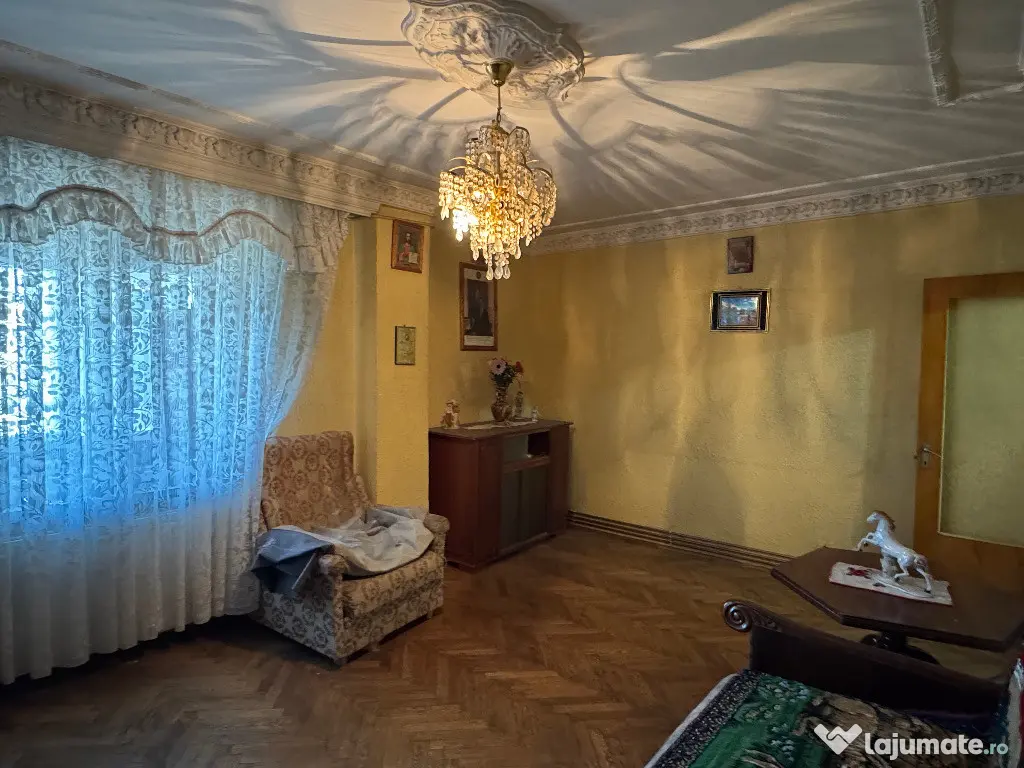 5 cam, 112 mp. decomandat, fara imbunat., et.4, acoperis, N.Titulescu 