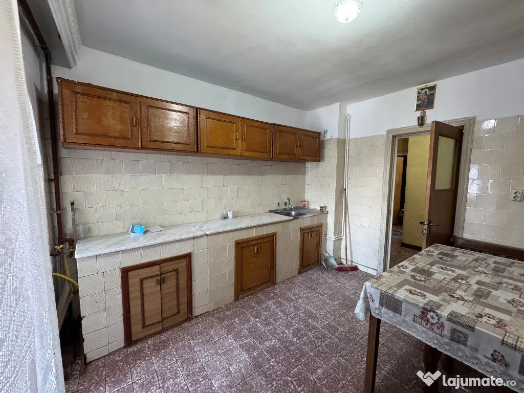 5 cam, 112 mp. decomandat, fara imbunat., et.4, acoperis, N.Titulescu 