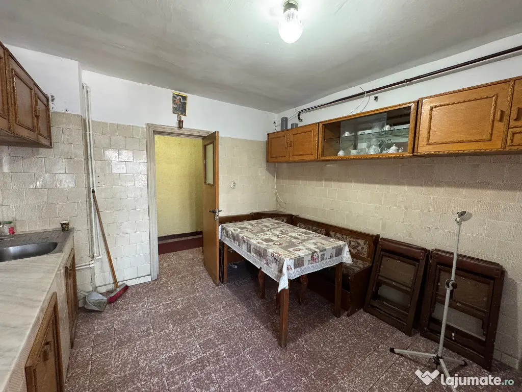 5 cam, 112 mp. decomandat, fara imbunat., et.4, acoperis, N.Titulescu 