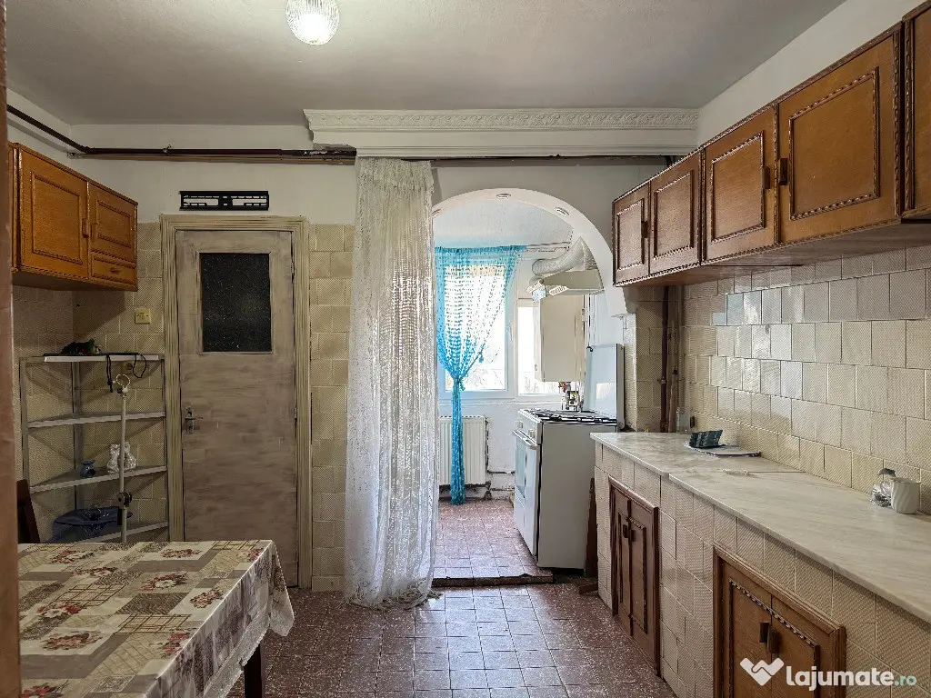 5 cam, 112 mp. decomandat, fara imbunat., et.4, acoperis, N.Titulescu 