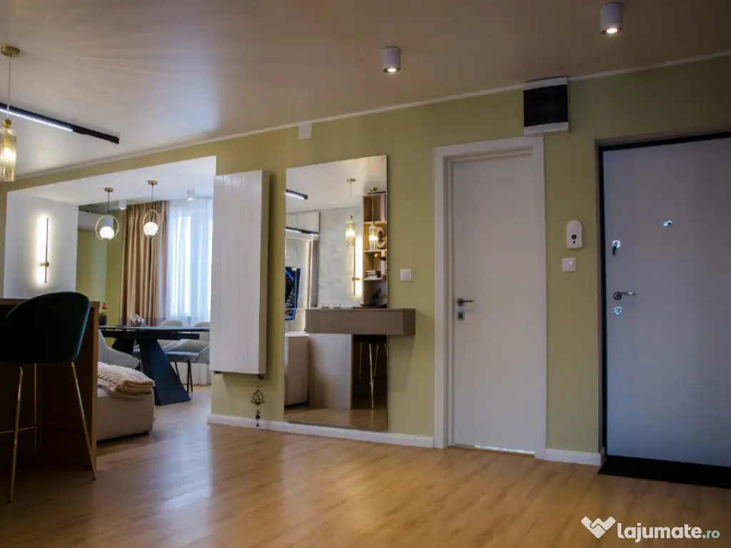 Inchiriez apartament 3 camere decomanda in Deva, zona Maniu in L-uri 