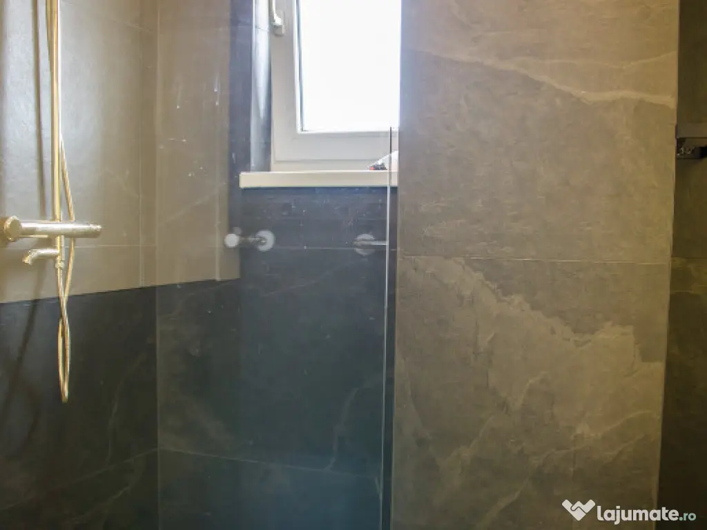 Inchiriez apartament 3 camere decomanda in Deva, zona Maniu in L-uri 