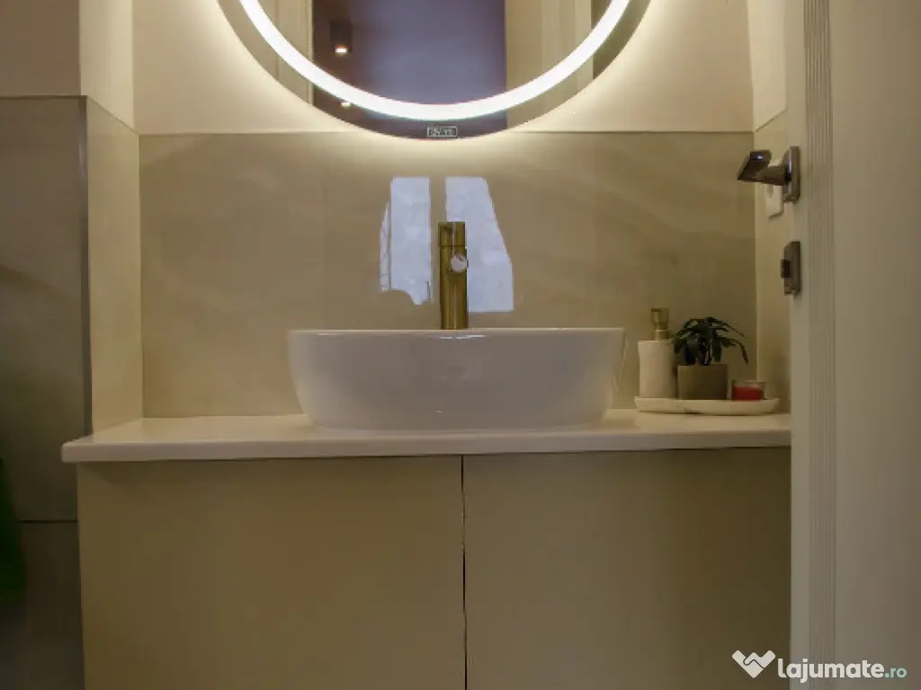 Inchiriez apartament 3 camere decomanda in Deva, zona Maniu in L-uri 