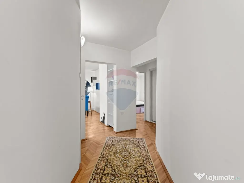 Apartament cu 3 camere de inchiriat 