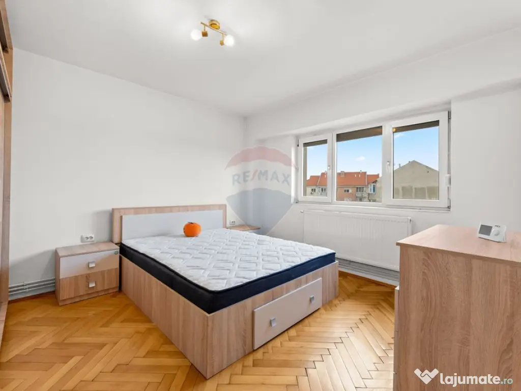 Apartament cu 3 camere de inchiriat 