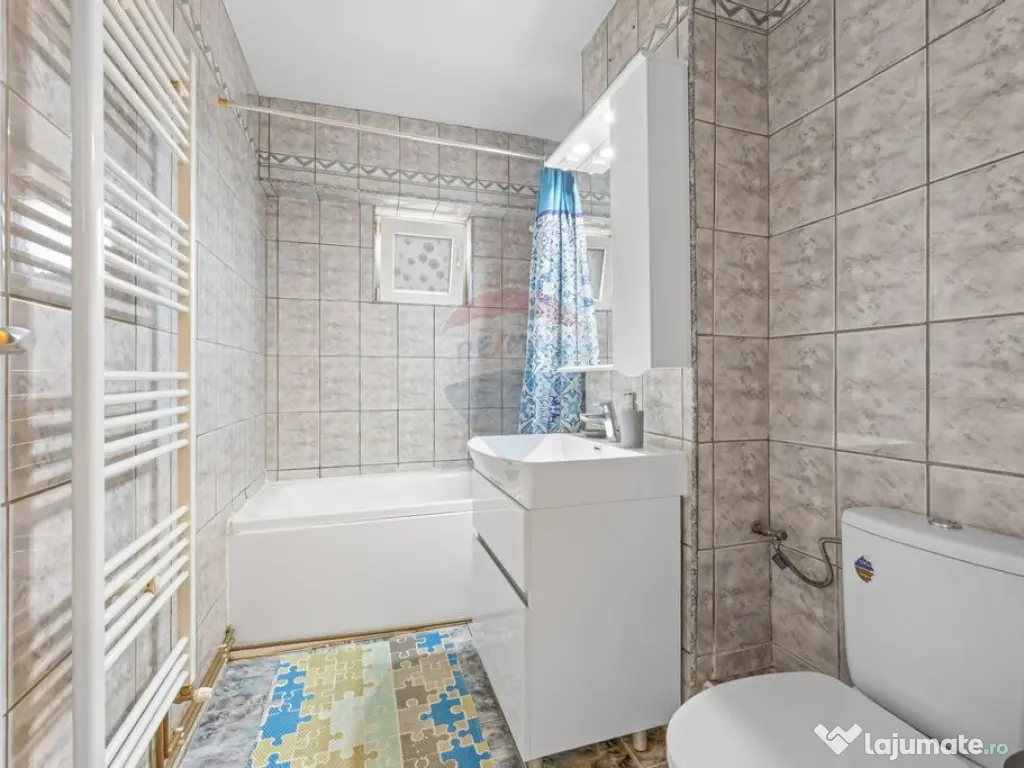 Apartament cu 3 camere de inchiriat 