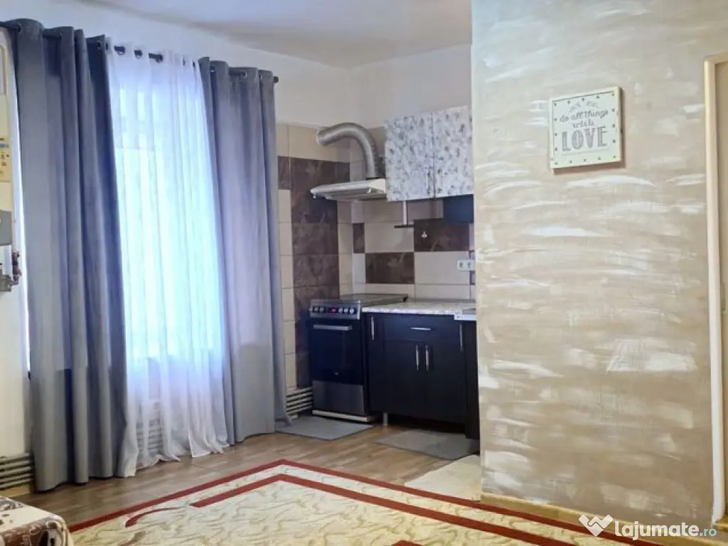 Apartament cu 2 camere la casa, 70 mp - zona centrala 