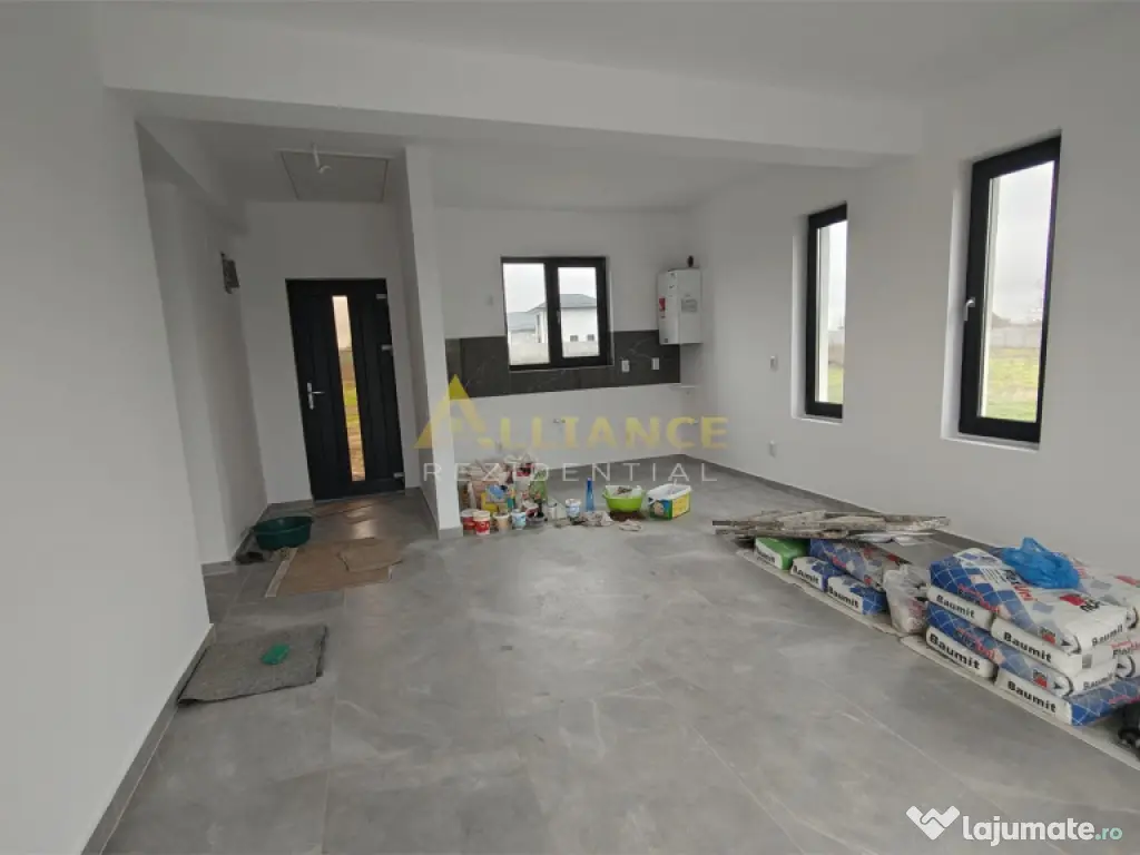 Casa individuala - 3 camere - 2 bai - 378 mp teren 