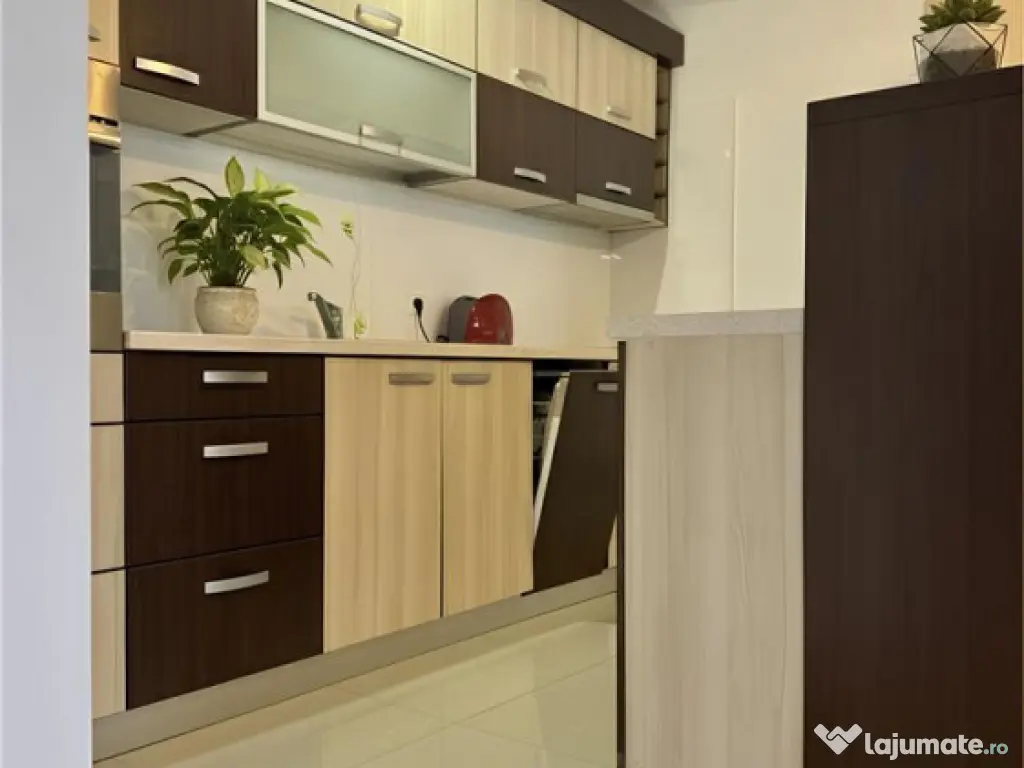 Apartament 2 Camere Central cu Parcare in Bloc Nou 