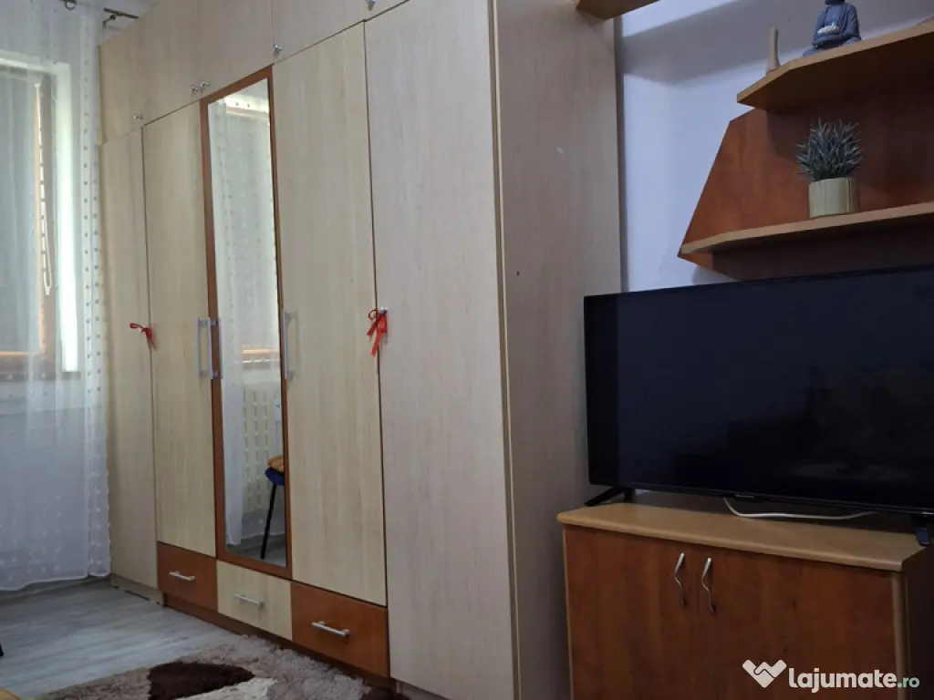 Inchiriez garsoniera in zona Cet 