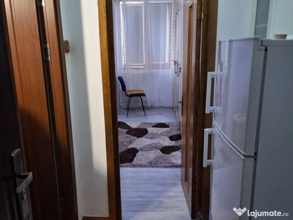 Inchiriez garsoniera in zona Cet 