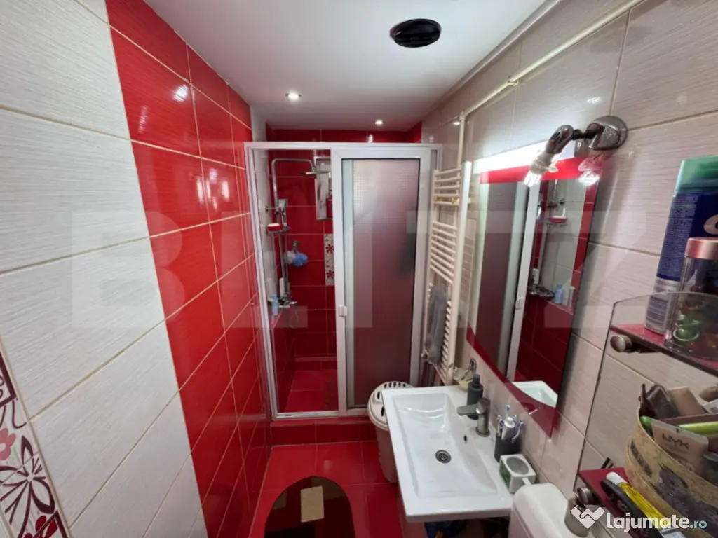 Micro 6 – Apartament Luminos, Etaj 4/4, Dotări Complete, 