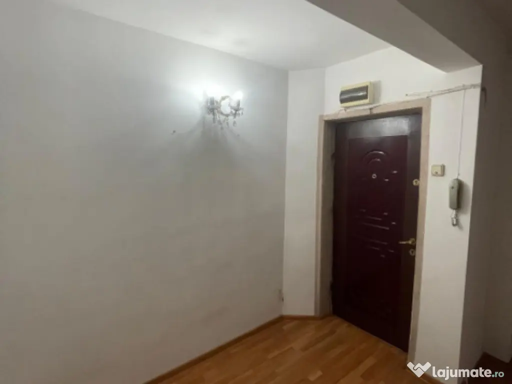 Apartament 4 camere, 100 mp utili, 2 băi, etaj 2 – zonă
