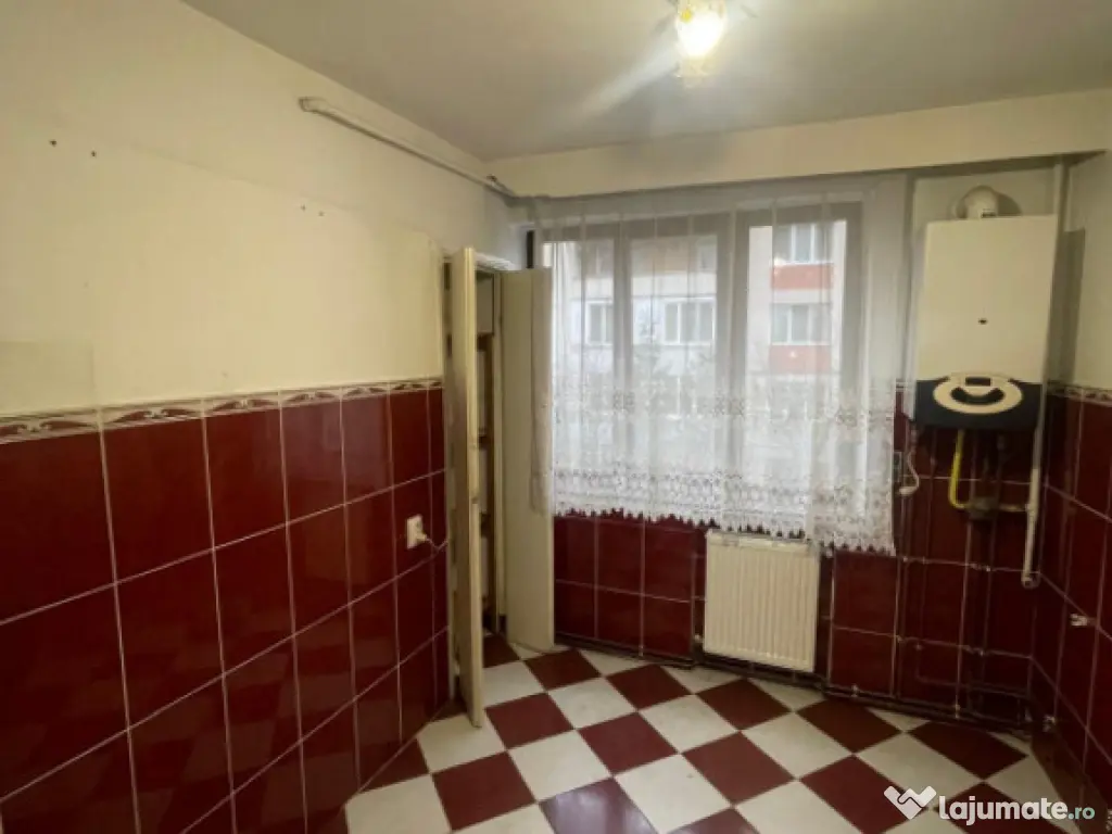 Apartament 4 camere, 100 mp utili, 2 băi, etaj 2 – zonă