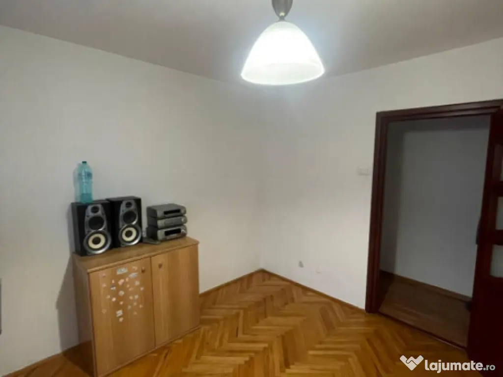 Apartament 4 camere, 100 mp utili, 2 băi, etaj 2 – zonă