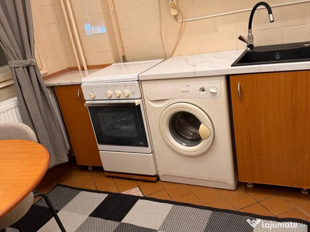 Decebal etaj 1 decomandat la bulevard 