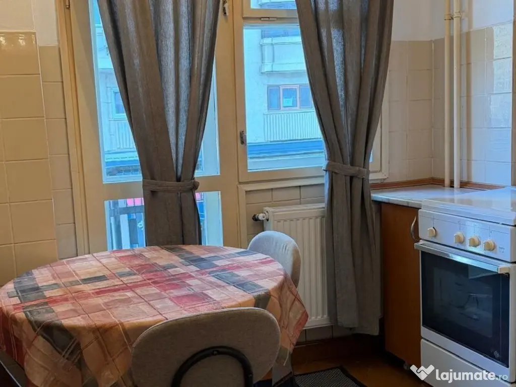 Decebal etaj 1 decomandat la bulevard 