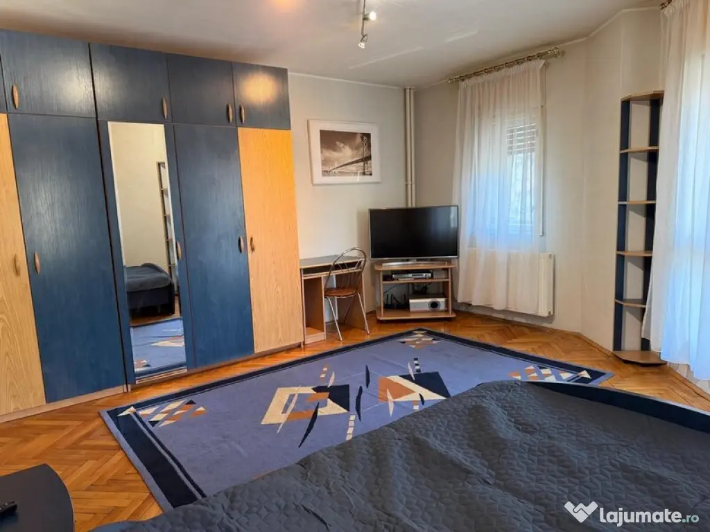 Decebal etaj 1 decomandat la bulevard 