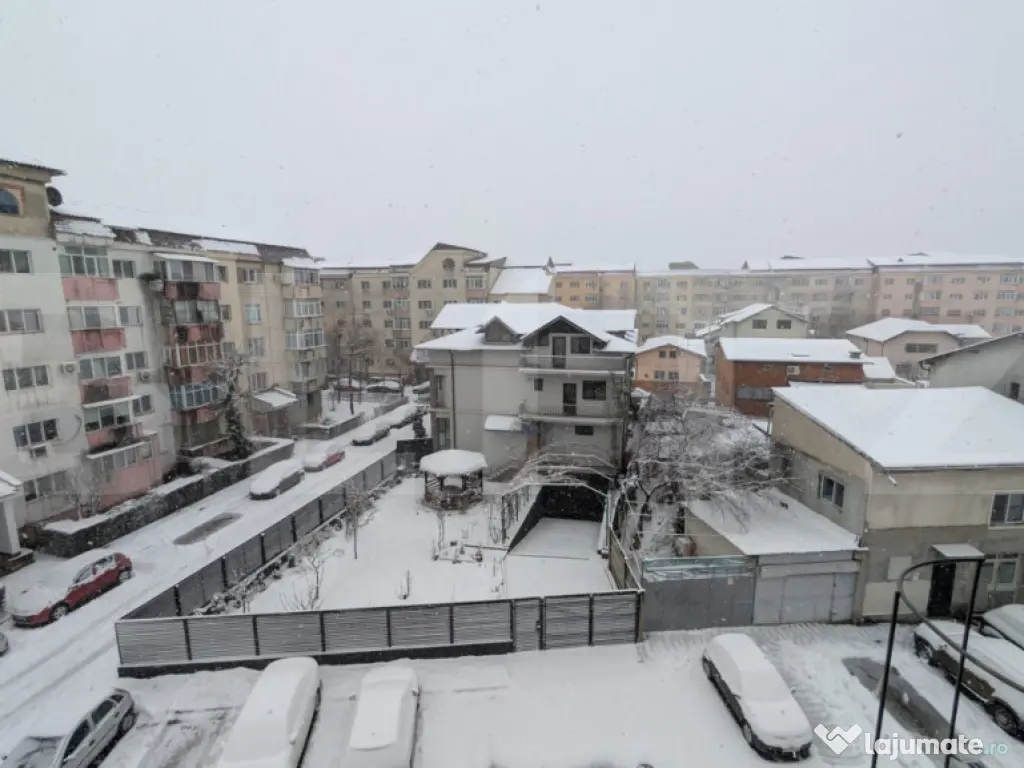 Apartament 3 camere, 64 mp, Cartier CFR