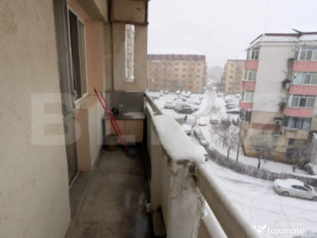 Apartament 3 camere, 64 mp, Cartier CFR