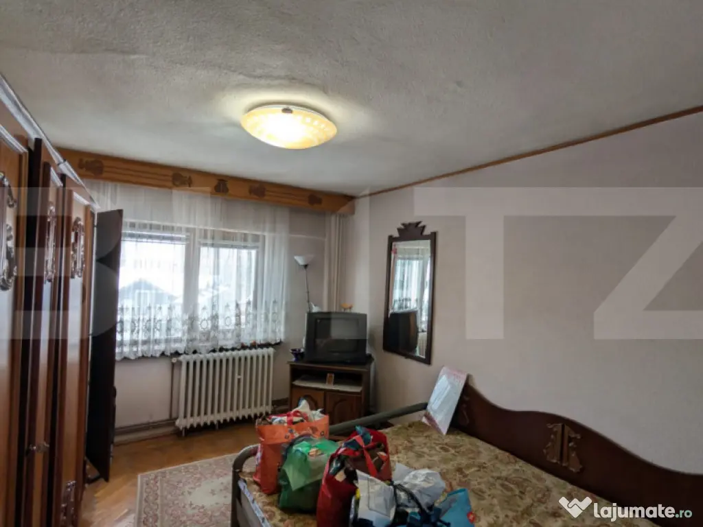 Apartament 3 camere decomandat – luminos, mobilat, Cartier 