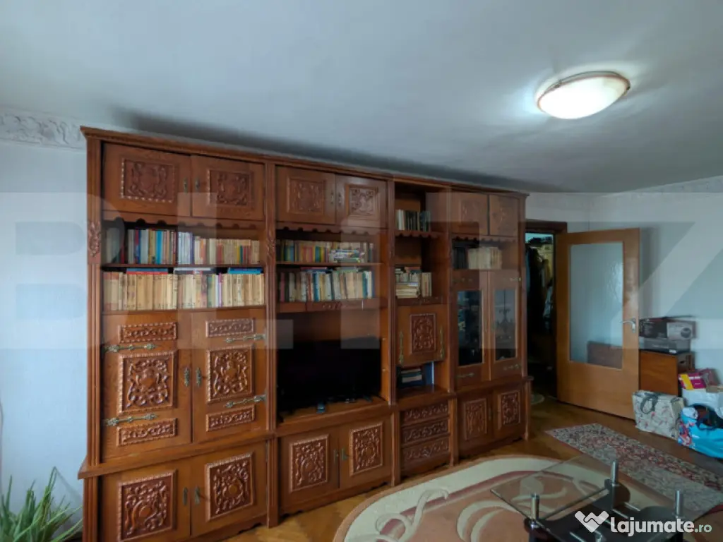 Apartament 3 camere decomandat – luminos, mobilat, Cartier 