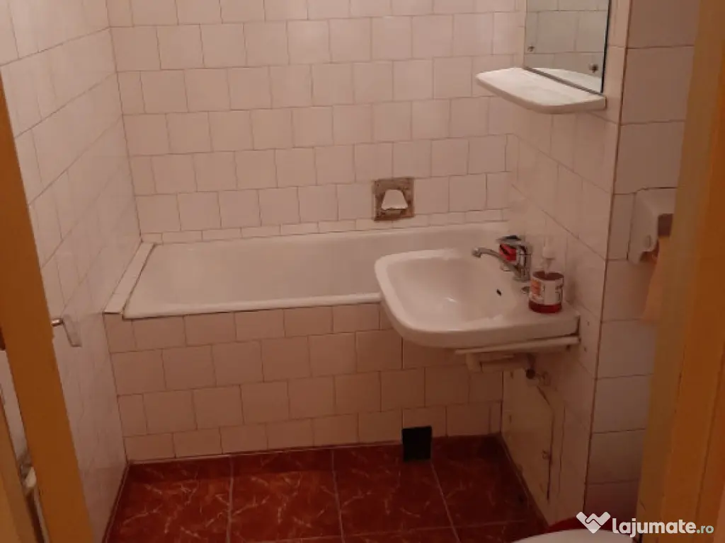 Apartament cu 2 camere decomandat , situat in cartierul Astr 