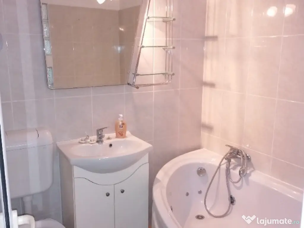 13 Septembrie / Garsoniera Bloc Mixt / Particular 