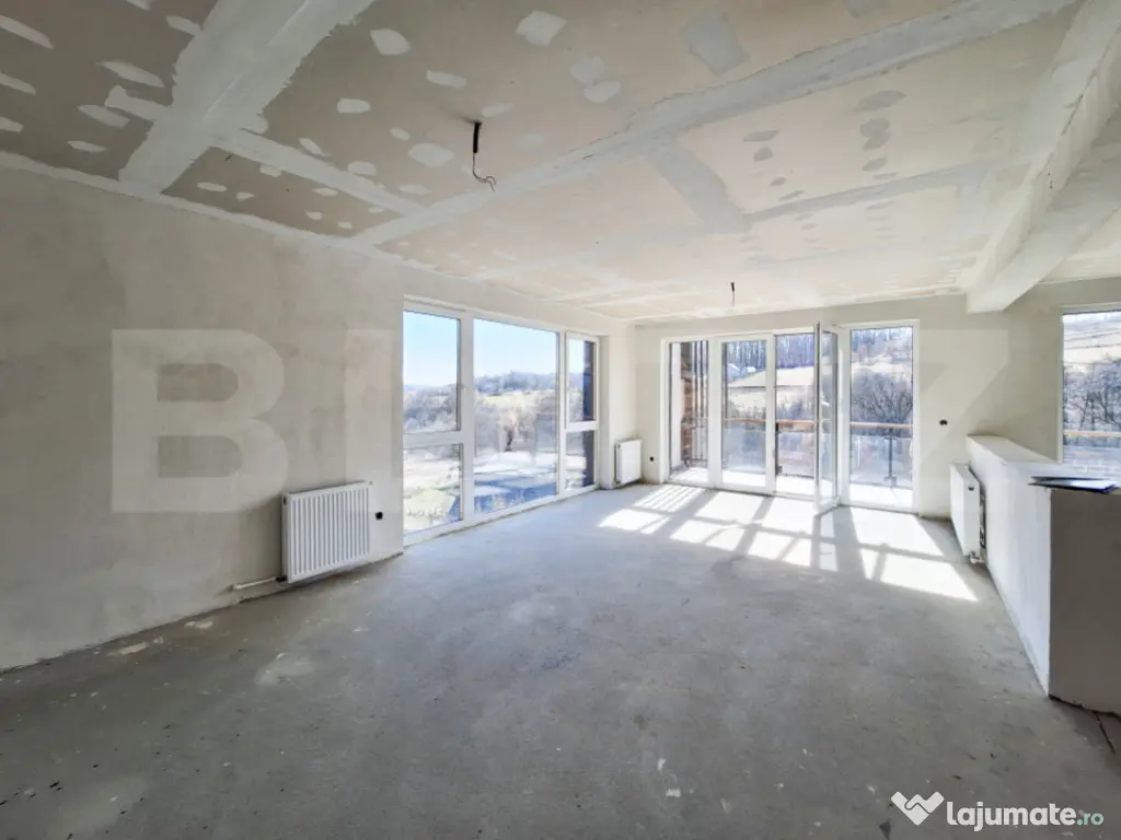 Duplex spațios ideal pentru două familii, in Stolna 