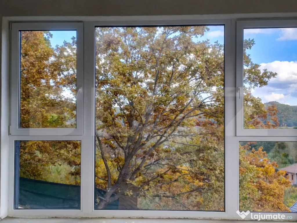 Duplex spațios ideal pentru două familii, in Stolna 