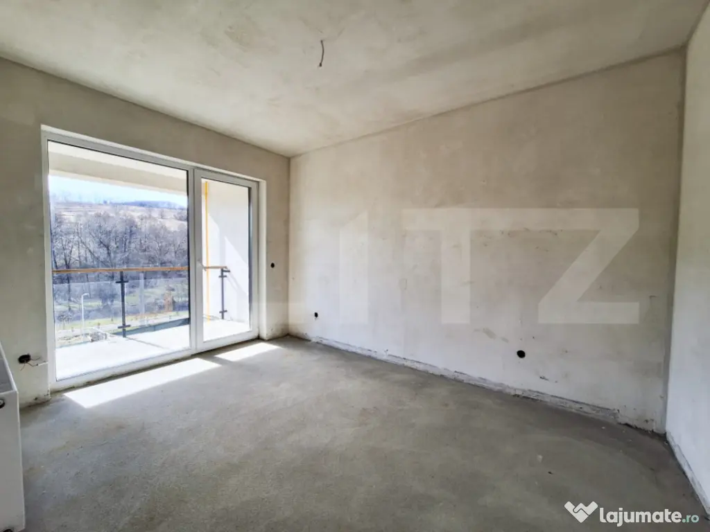 Duplex spațios ideal pentru două familii, in Stolna 