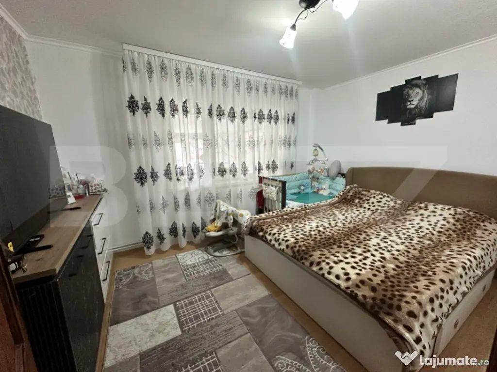 Apartament 3 camere, decomandat, 72 mp, Craiovita Noua, zona 