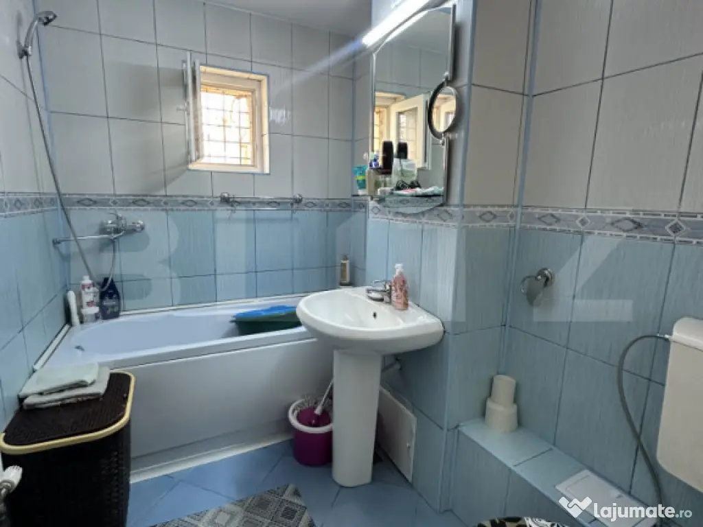 Apartament 3 camere, decomandat, 72 mp, Craiovita Noua, zona 