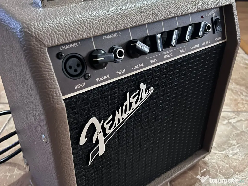 Amplificator pentru chitara electro-acustica Fender Acoustasonic 15 