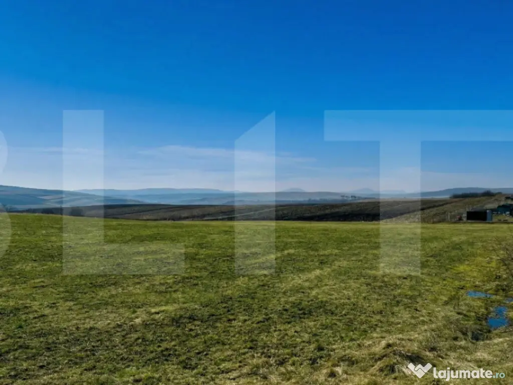 Teren intravilan cu panorama - 1833mp - Rediu comuna Aiton 