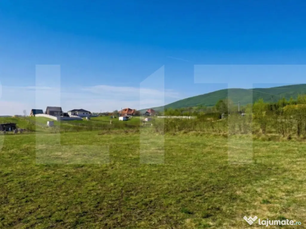 Teren intravilan cu panorama - 1833mp - Rediu comuna Aiton 