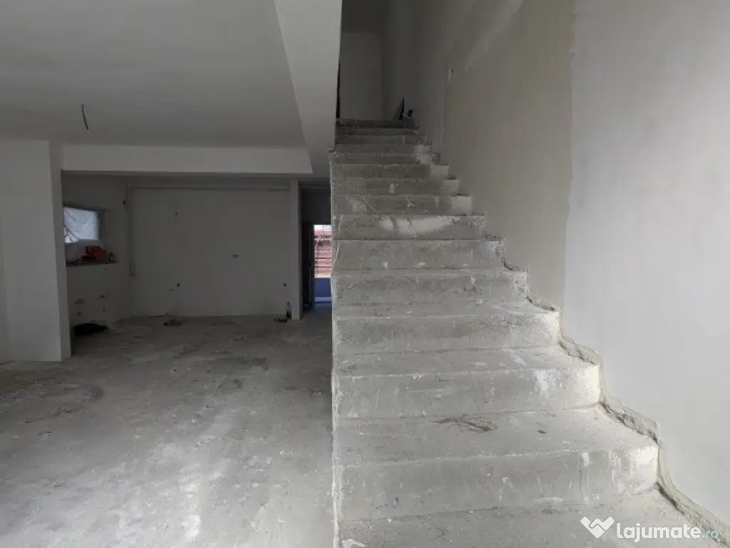 Casă nouă 3 dormitoare, panouri fotovoltaice, garaj - Dumitru Mocanu 