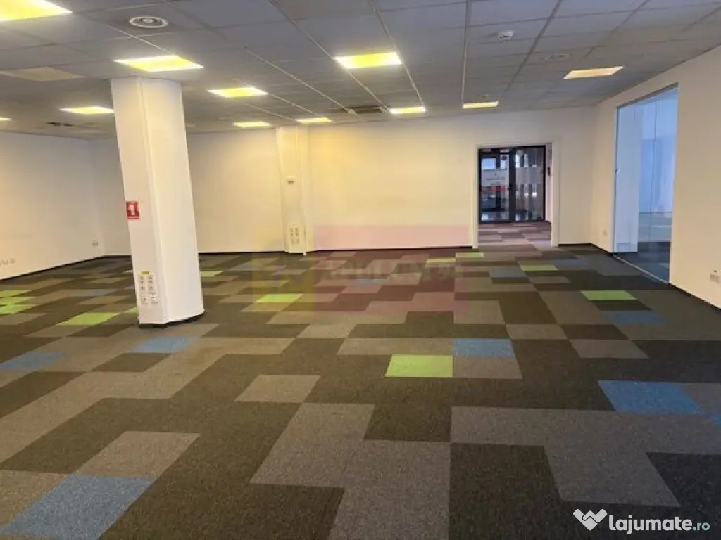 Spatiu birouri Universitate. 