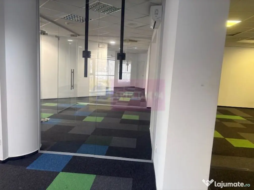 Spatiu birouri Universitate. 