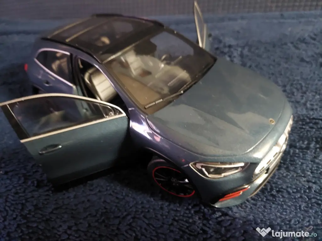 Macheta Mercedes-Benz GLA, 1:18 (Solido) 
