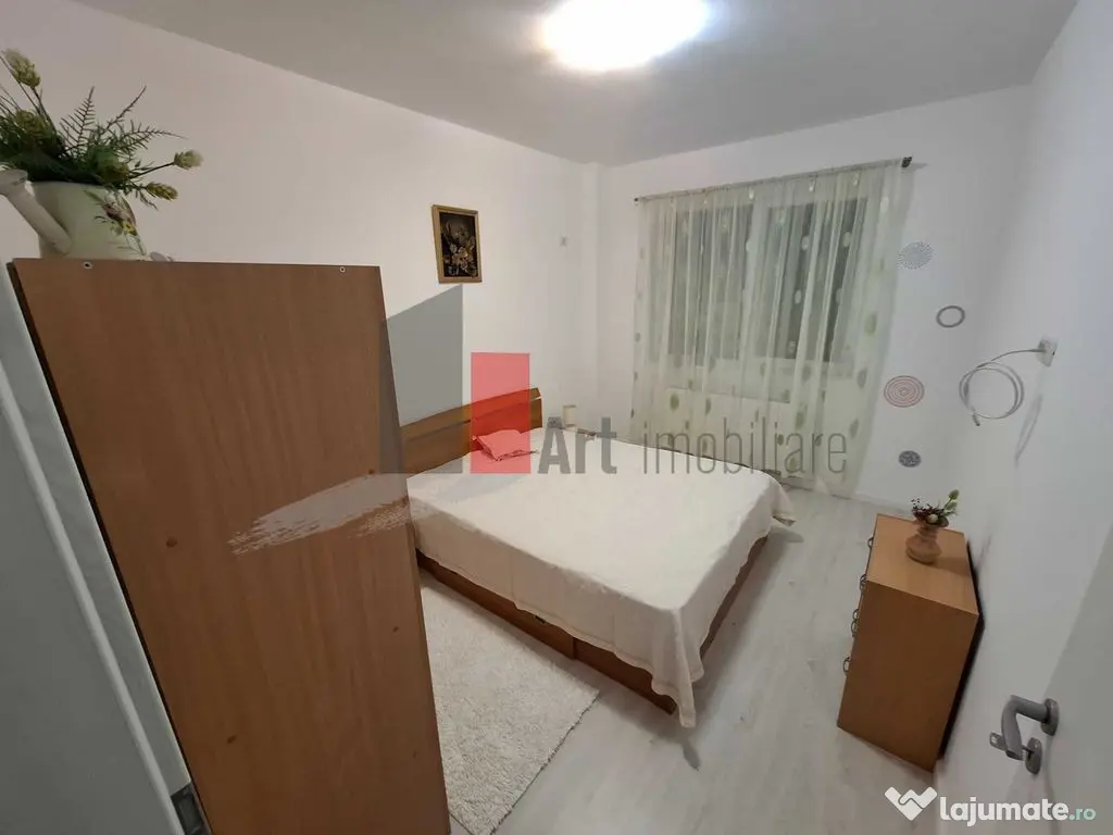 Inchiriez apartament 2 camere, bloc nou, -loc de parcare-... 