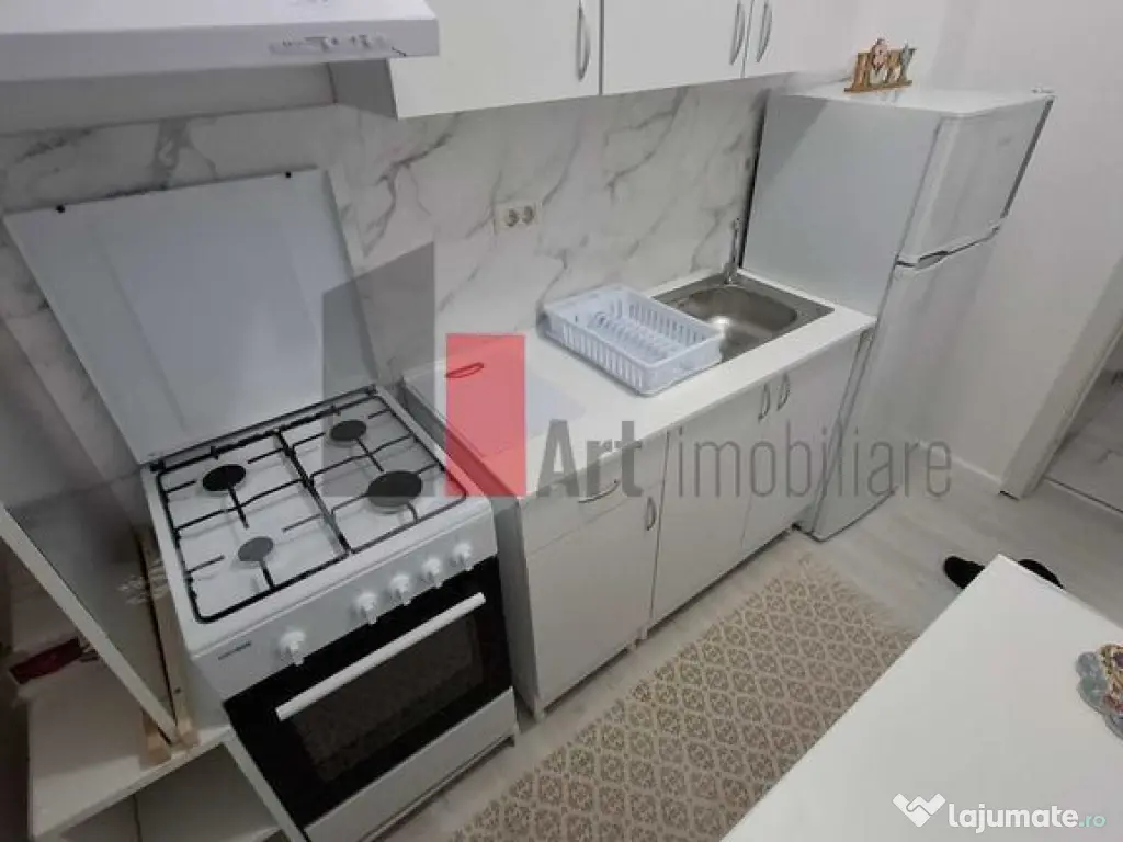 Inchiriez apartament 2 camere, bloc nou, -loc de parcare-... 